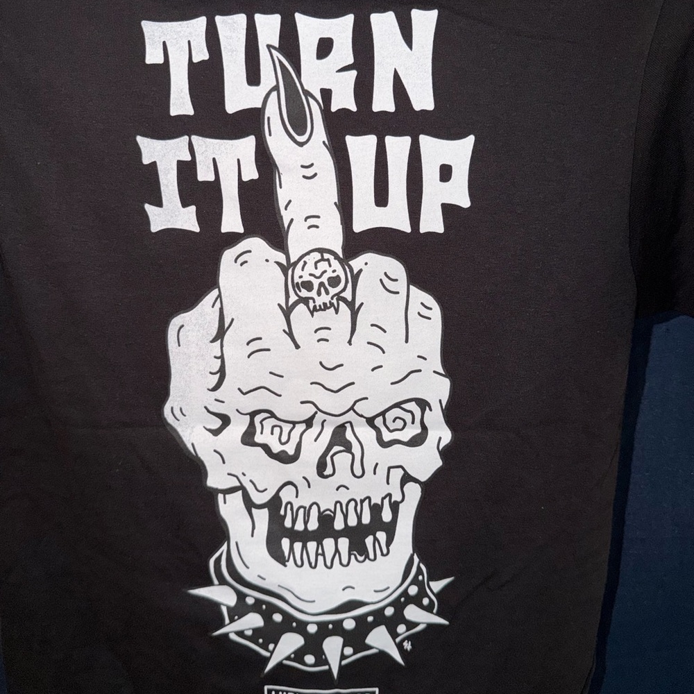 Lurking Class “Turn It Up” Skull Graphic T-Shirt Black Size Small NWOT - Picture 5 of 5